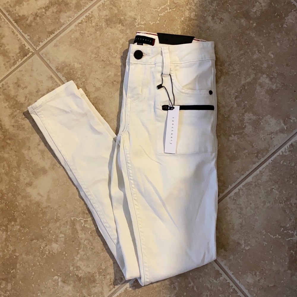 White skinny jeans